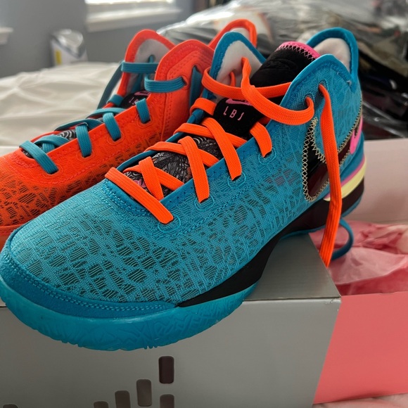 Nike LeBron XX Multicolor Athletic Shoes - Picture 4 of 5